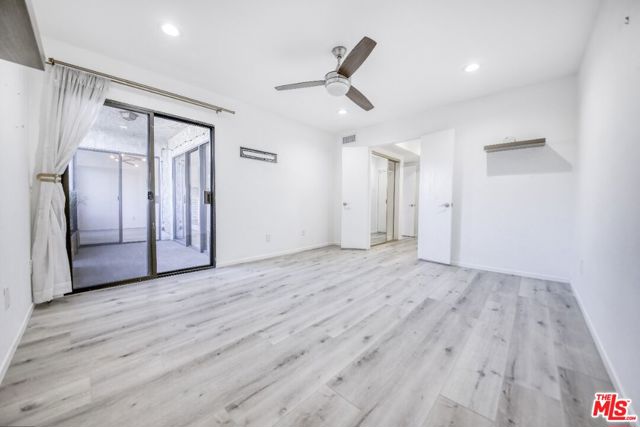 515 N Jackson Street, Glendale CA: https://media.crmls.org/mediaz/6a2f86bd-0abd-4840-adde-22f69d00000e.jpg