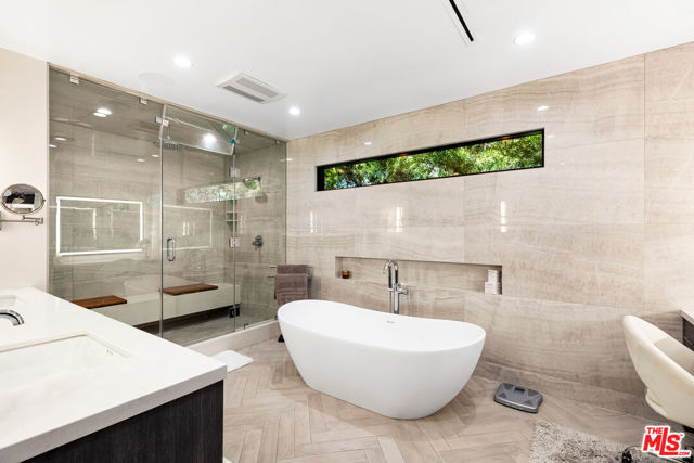 4961 Noeline Avenue, Encino CA: https://media.crmls.org/mediaz/6a2fa02b-c904-4bc8-972e-5f2b0d615200.jpg