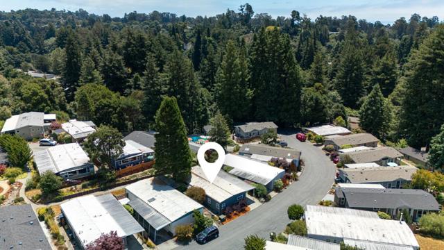 33 Knollwood Drive, Aptos CA: https://media.crmls.org/mediaz/6a2fc955-a4fd-4064-9194-89a9c3b5be4c.jpg