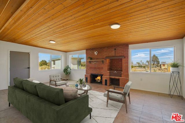6391 Ruth Drive, Yucca Valley CA: https://media.crmls.org/mediaz/6a30330e-6ba7-4c3c-8f9b-436be9c4d215.jpg
