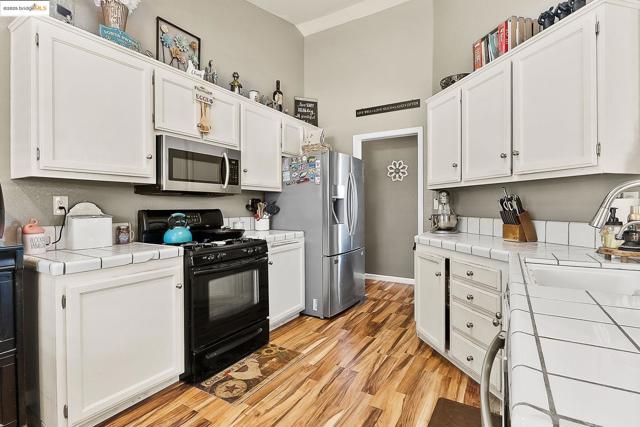 1126 Deerpark Rd, Oakley CA: https://media.crmls.org/mediaz/6a30d543-4b28-41ce-bb9b-251f55c0a18f.jpg