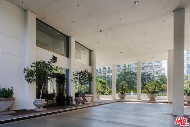10560 Wilshire Boulevard, 404 photo 30