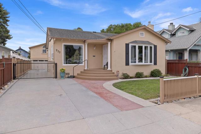 233 Rigg Street, Santa Cruz CA: https://media.crmls.org/mediaz/6a31d6a4-70a4-4319-bfbb-f98f6e77020f.jpg