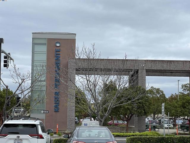 2835 Alvarado Ave, San Mateo CA: https://media.crmls.org/mediaz/6a321ddc-0f54-42d8-8754-6bff51d814a9.jpg