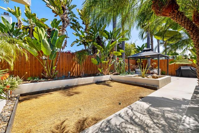 Detail Gallery Image 19 of 25 For 1601 Tucker Ln, Encinitas,  CA 92024 - 4 Beds | 2 Baths