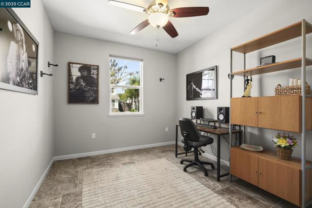 190 Pasilla Ct, Morgan Hill CA: https://media.crmls.org/mediaz/6a325400-a73a-451c-8083-c4c6f3c5678b.jpg