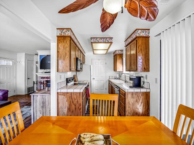 1056 Padre Drive, Salinas CA: https://media.crmls.org/mediaz/6a32fe1c-83d8-4689-9eba-1f7bd82972ae.jpg