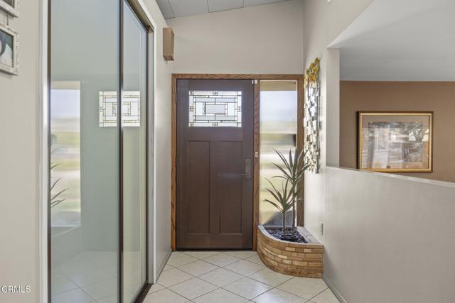 109 Shamrock Drive, Ventura CA: https://media.crmls.org/mediaz/6a33069b-17cb-49e1-8300-07935c4f4778.jpg