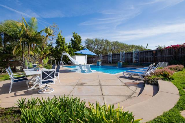 Detail Gallery Image 3 of 55 For 5506 Lipizzaner Cir, Oceanside,  CA 92057 - 4 Beds | 3/1 Baths