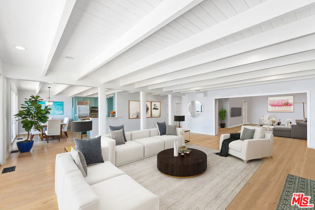 27040 Malibu Cove Colony Drive, Malibu CA: https://media.crmls.org/mediaz/6a33b6c0-cbae-4226-b91a-286e3ebad561.jpg