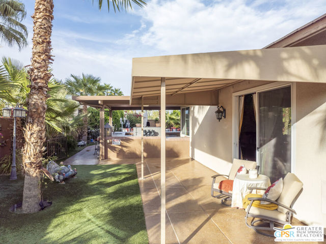 18 Calais Circle, Rancho Mirage CA: https://media.crmls.org/mediaz/6a348303-b872-4420-8a1f-8507160611d3.jpg