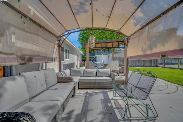 1969 Buena Vista Ave, Livermore CA: https://media.crmls.org/mediaz/6a348e96-eef5-41f7-8b7c-1d3412d9f9cc.jpg