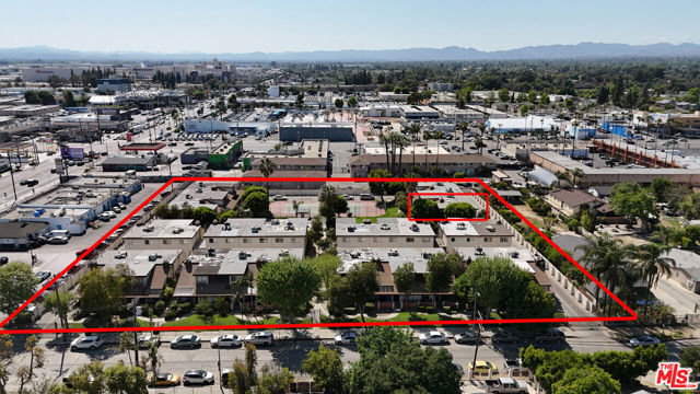 8333 Columbus Avenue, North Hills CA: https://media.crmls.org/mediaz/6a349d21-3cfc-4c81-b29f-54b4194b4aaa.jpg