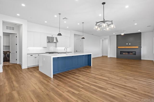 1203 Stonemark Place, Vista CA: https://media.crmls.org/mediaz/6a34e3a4-cc83-48f5-8b08-279d965ea15c.jpg