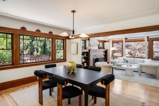 5731 Hermann St, Oakland CA: https://media.crmls.org/mediaz/6a34fa95-fe7e-429c-b016-639abe47da04.jpg