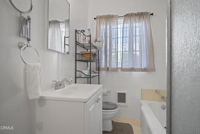 Detail Gallery Image 19 of 48 For 6154 Fountain Ave, Hollywood,  CA 90028 - – Beds | – Baths