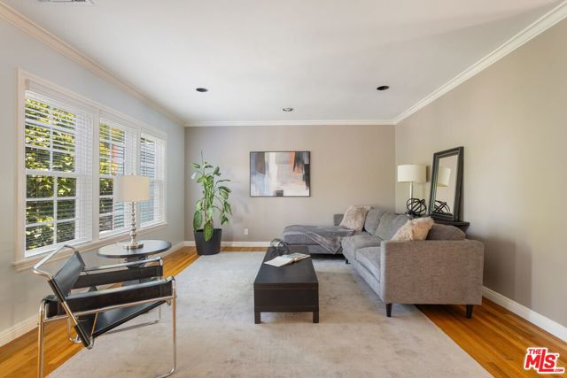 2249 Linnington Avenue, Los Angeles CA: https://media.crmls.org/mediaz/6a36ae7f-b11c-40b7-b99b-022134273f6e.jpg