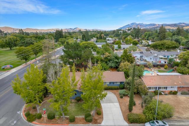 1198 Quail Ct, Concord CA: https://media.crmls.org/mediaz/6a36c05c-87b7-4123-a47a-05d3dea18775.jpg