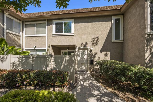7836 Hummingbird Ln, San Diego CA: https://media.crmls.org/mediaz/6a36f369-360f-4745-896d-d07f37f86b27.jpg