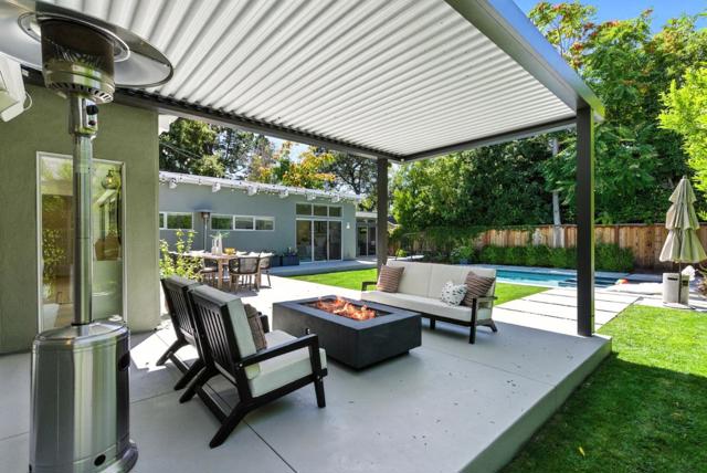 646 Georgia Avenue, Palo Alto CA: https://media.crmls.org/mediaz/6a36f6b8-a1c3-46ba-b77f-0688fe28a15a.jpg