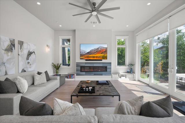 115 Wika Ranch Court, Redwood City CA: https://media.crmls.org/mediaz/6a379980-fea3-4f1e-a7fe-522e0a579d59.jpg