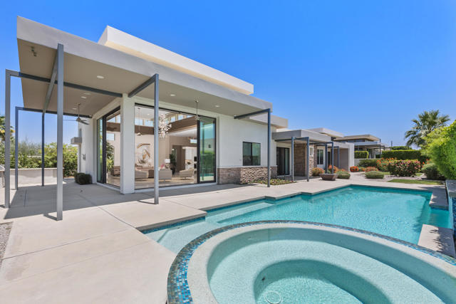 Image 1 of 29 For 21 Emerald Court