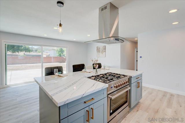 14543 Kittery St, Poway CA: https://media.crmls.org/mediaz/6a388bfd-4d2b-46dd-97e6-1791ebea7b52.jpg