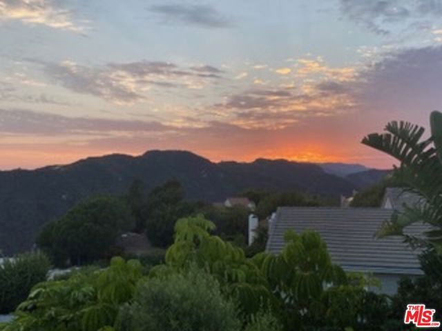 Drew Fenton | 16810 Glynn Drive Pacific Palisades CA | MLS: 7437023 Drew Fenton | 16810 Glynn Drive Pacific Palisades CA | MLS: 7437023