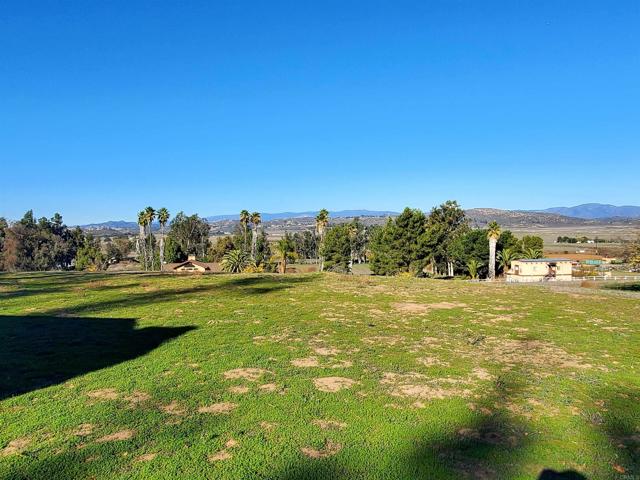 17910 Bluegrass Road, Ramona CA: https://media.crmls.org/mediaz/6a392740-18c8-44c2-9d68-5417ea18fe8c.jpg