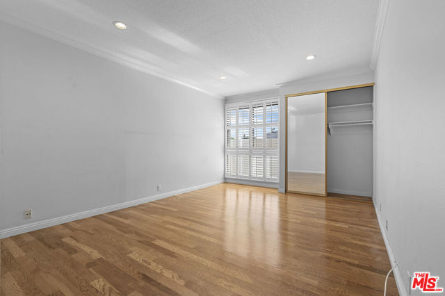4477 Wilshire Boulevard, Los Angeles CA: https://media.crmls.org/mediaz/6a398197-5388-44e4-a269-56873e31ea04.jpg