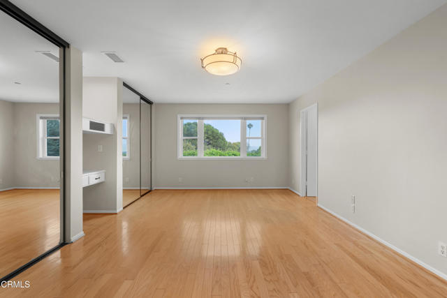 2102 Buena Vista Drive, Camarillo CA: https://media.crmls.org/mediaz/6a3aaf19-6798-4932-9cf3-cbaab48b5d3c.jpg