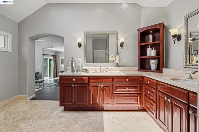 4275 QUAIL RUN PL, Danville CA: https://media.crmls.org/mediaz/6a3b5c95-a82b-4dab-bfa5-1c047dbb6461.jpg