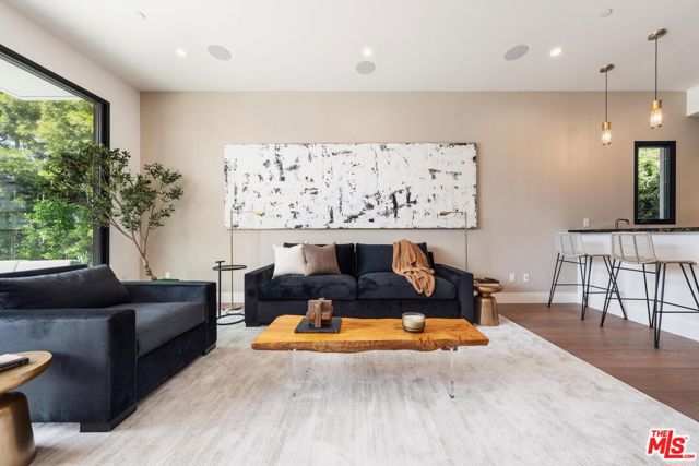 1213 Pine Street, Santa Monica CA: https://media.crmls.org/mediaz/6a3b9e43-682c-47f4-b7cd-3c42888e49ce.jpg