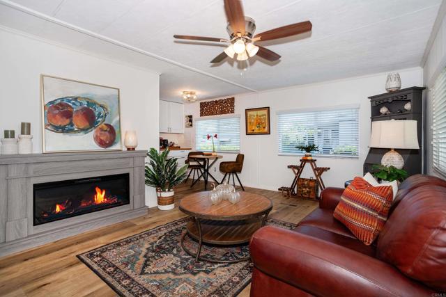 Detail Gallery Image 4 of 32 For 155 Las Flores #36,  San Marcos,  CA 92069 - 2 Beds | 2 Baths