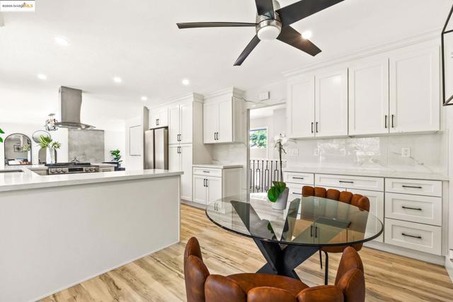 3459 Pinewood Dr, Hayward CA: https://media.crmls.org/mediaz/6a3c524e-5802-4023-aa80-a3db1f66f95e.jpg