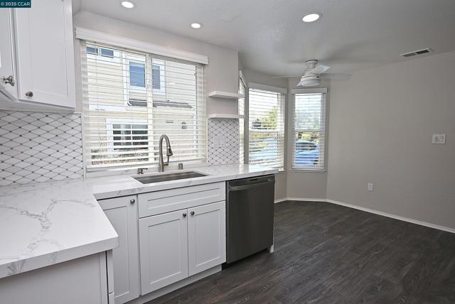27 Shepardson, Alameda CA: https://media.crmls.org/mediaz/6a3ca9ec-8091-483d-84ce-b912cf554a2b.jpg