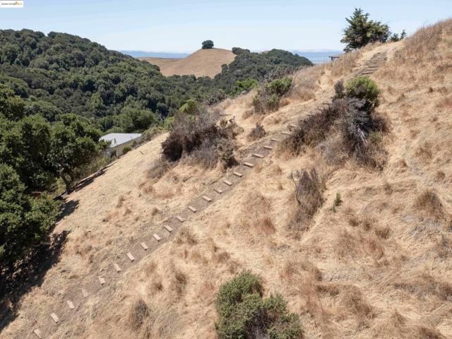 3446 Eureka Ct, Hayward CA: https://media.crmls.org/mediaz/6a3cae92-6fd0-4412-925b-a5f75242f9e7.jpg