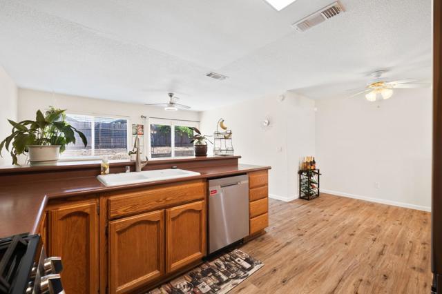 4165 Ernestine Way, North Highlands CA: https://media.crmls.org/mediaz/6a3d00a6-3fc7-41f3-8d2c-1681329e3f0f.jpg