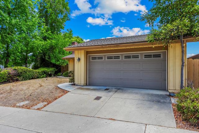 10065 Canyonview Court, Spring Valley CA: https://media.crmls.org/mediaz/6a3d2105-933e-4502-b632-7fdbd7610eac.jpg
