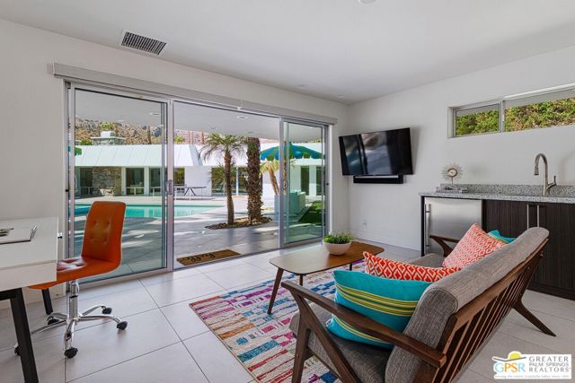 670 N Rose Avenue, Palm Springs, CA 92262