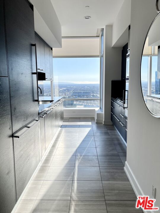 900 W Olympic Boulevard, Los Angeles CA: https://media.crmls.org/mediaz/6a3e485c-3f5b-4779-8679-d5596bd37c6b.jpg