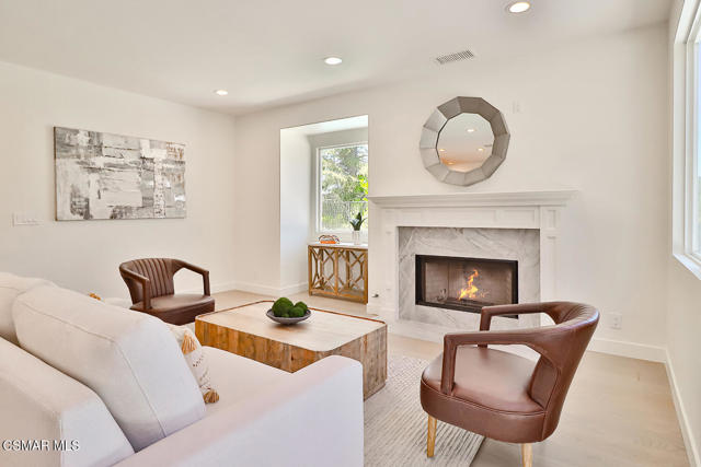 3327 Olivegrove Place, Thousand Oaks CA: https://media.crmls.org/mediaz/6a3ed6b9-b3f5-42ad-b965-e78db0f1b1b4.jpg