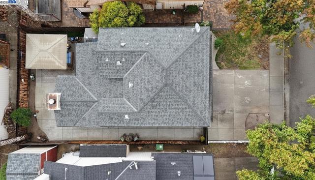 60 W South St, Tracy CA: https://media.crmls.org/mediaz/6a3f48ee-d899-48b4-b368-2f9fa2dec1f3.jpg