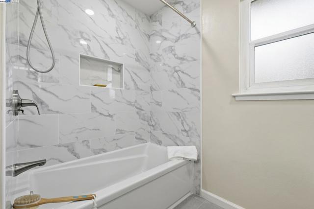 42293 Camino Santa Barbara, Fremont CA: https://media.crmls.org/mediaz/6a3fbd96-3213-46da-a6b5-f975c2e12a3d.jpg