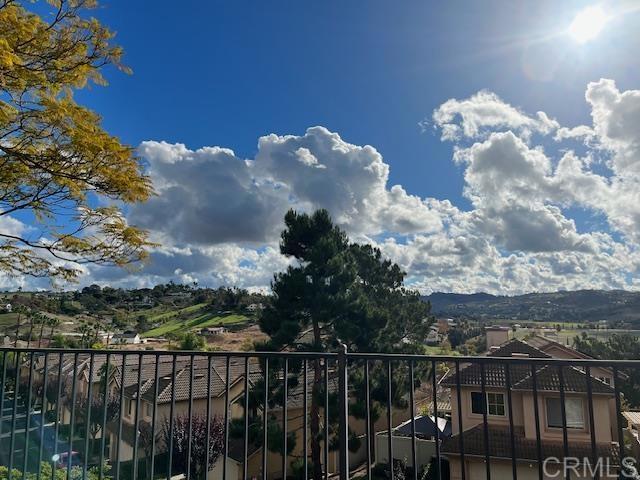 https://media.crmls.org/mediaz/6a413dc9-64eb-48fd-87e9-df1a1a2cae2b.jpg?preset=X-Large