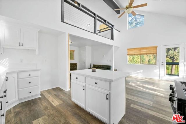 993 Cameron Drive, Big Bear CA: https://media.crmls.org/mediaz/6a414210-774c-424b-a75e-5cd0e201d653.jpg