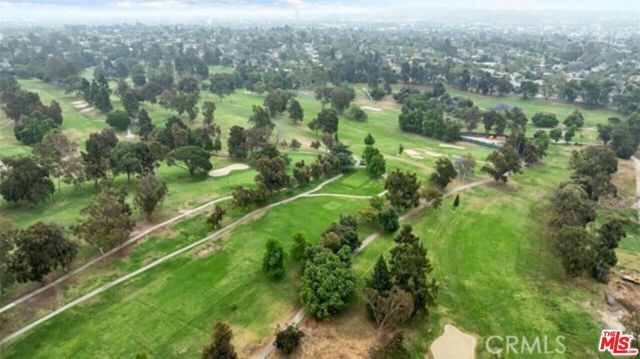 10517 Blythe Avenue, Los Angeles CA: https://media.crmls.org/mediaz/6a42ac9a-c984-441d-b681-d4b9087bbf3f.jpg