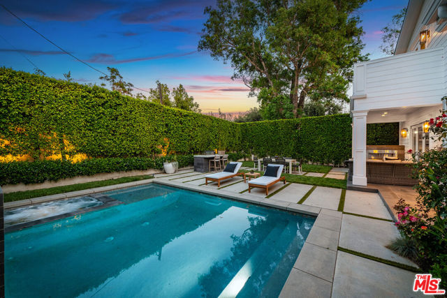 4402 Ledge Avenue, Toluca Lake CA: https://media.crmls.org/mediaz/6a442fdb-7666-48fa-b205-b22a7341b296.jpg