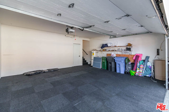 28374 Rey De Copas Lane, Malibu CA: https://media.crmls.org/mediaz/6a444672-694e-41ad-9e8e-880cb24cd32a.jpg