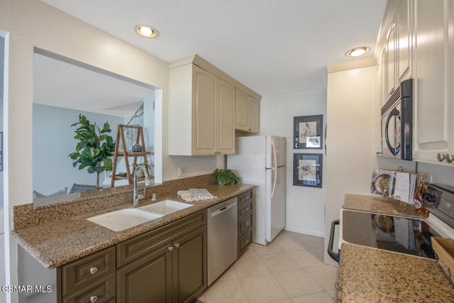 2864 Instone Court, Westlake Village CA: https://media.crmls.org/mediaz/6a445bee-6b1d-41b5-a09a-a8d979158c50.jpg